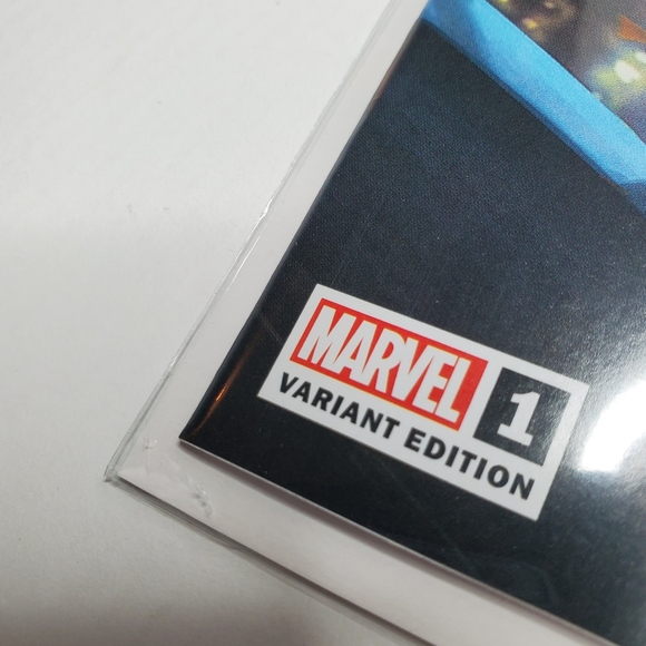 HALLOWS EVE #1 TIAGO DA SILVA VARIANT 1ST Solo Series Spiderman #65/300 IN HAND - Picture 2 of 6